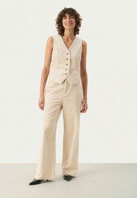 Part Two LINKA - Liivi - french oak