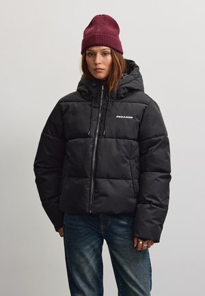 Pegador, RECANATI HOODED PUFFER JACKET - Зимно яке - black