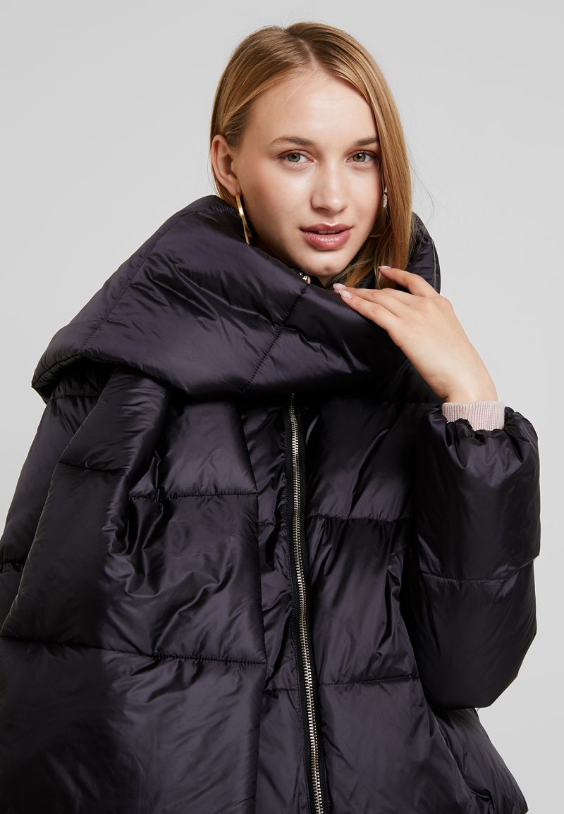 Salida Reunión de ultramar Liu Jo Jeans IMBOTTITO PIUMA CORT - Chaqueta de plumas - nero/negro - Zalando.es Salida Reunión de ultramar Liu Jo Jeans IMBOTTITO PIUMA CORT - Chaqueta de plumas - nero/negro - Zalando.es