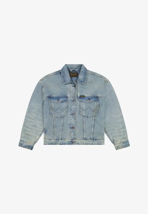 Jachetă din denim albastru deschis cu închidere cu nasturi, două buzunare frontale cu clapetă și nasturi, și guler.