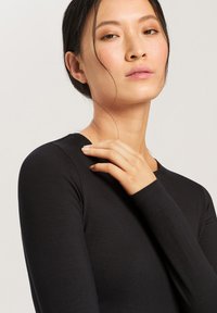 Hanro SOFT TOUCH - Langærmet T-shirt - black