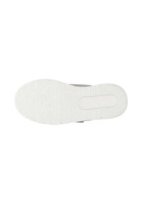 Weiße, strukturierte Gummisohle eines lässigen Sneakers mit rutschfestem Musterdesign und geprägtem Markenlogo im Bereich der Ferse.