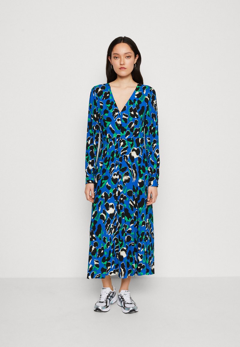 YAS YASMANHATTAN V NECK SHIRT DRESS - Tričkové šaty - princess blue/manhattan