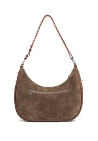 Borsa in suede marrone, dalla forma curva, con tracolla in pelle e tasca anteriore con zip. Presenta accenti in metallo argentato.