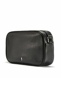 Czarna skórzana prostokątna torba o fakturze skórzanej, z akcentami ze srebrnego metalu i zamknięciem na zamek. Kompaktowy design odpowiedni do podróży lub codziennego użytku.