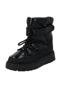 Bota de invierno negra con parte superior de cuero charol, caña acolchada, parte inferior mate en contraste, punta redonda y suela de goma gruesa. Cuenta con cordones y acentos de lazo.