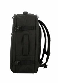 Zwarte rugzak met een rechthoekig ontwerp, gemaakt van duurzaam stof; beschikt over verstelbare banden, zijgespen en een gaasrug voor ventilatie.
