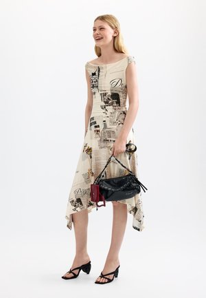 Desigual, SMALL EYELET BAG - Taška cez plece - black