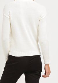 Object Jumper - off-white