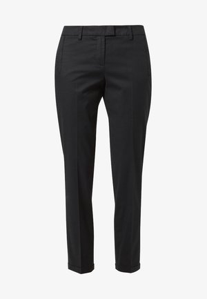 Pantalon noir ajusté coupe slim avec passants de ceinture, poches fendues à l'avant et bas retroussés.