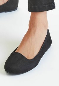 Friends Like These Ballerine - black suedette