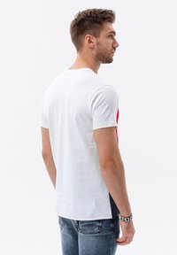 Ombre Camiseta estampada - white red