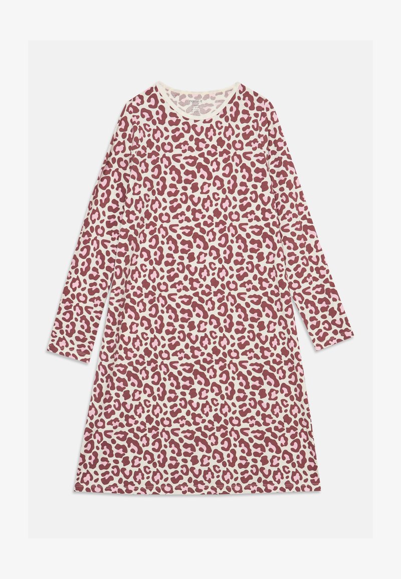 Robe à manches longues, longueur genou, avec motif léopard rose et rouge foncé sur fond blanc.