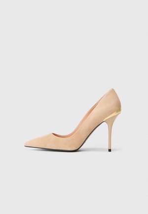 Tocuri înalte - beige