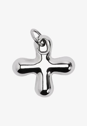 Polerowany srebrny wisiorek w kształcie krzyża o zaokrąglonych krawędziach z małą pętlą przymocowaną do większego pierścienia na łańcuszek naszyjnika.