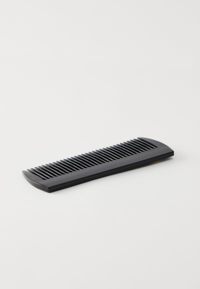 Svart plastkam med jevnt plasserte tenner, avrundede kanter og en glatt overflate. Lengden er større enn bredden, med et minimalistisk design.