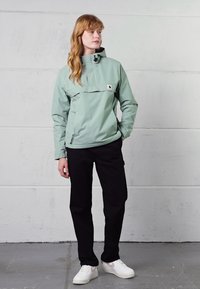 Carhartt WIP NIMBUS - Veste coupe-vent - misty sage