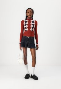 BDG Urban Outfitters ARGYLE  - Camisola - burgundy