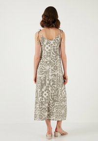 LELA REGULAR FIT - Jerseyjurk - ecru olive