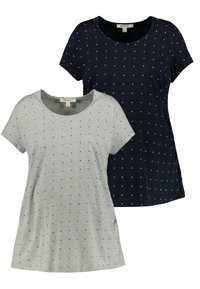 Dos camisetas de manga corta, una gris y otra azul marino, ambas presentan pequeños patrones de puntos blancos, están hechas de suave tela de algodón y tienen un escote redondeado.