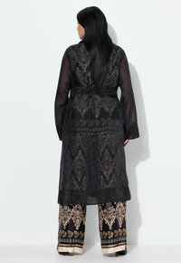 Ulla Popken REVERSKRAGEN - Classic coat - black