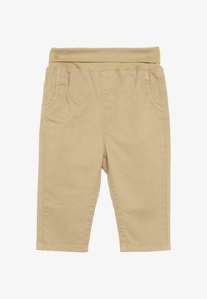 Pantaloncini in cotone sabbia con una morbida fascia elastica in vita, dotati di due tasche frontali e un taglio dritto che termina appena sopra il ginocchio.