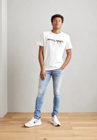 Antony Morato WITH INJECTION LOGO - Print T-shirt - cream