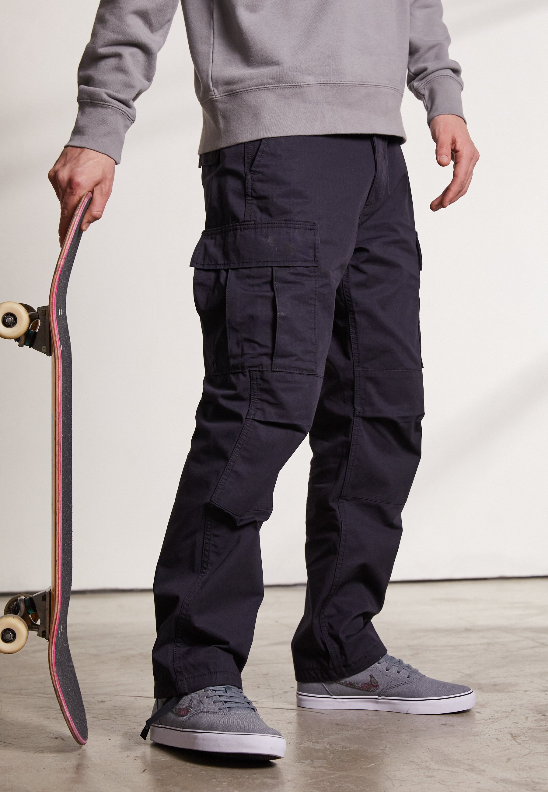 Actualizar 49+ imagen black cargo pants levi's Abzlocal.mx