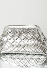 Lipsy WEAVE - Pikkulaukku - silver