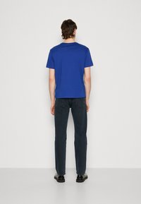 GANT PRINTED ARCHIVE SHIELD - T-shirts - college blue