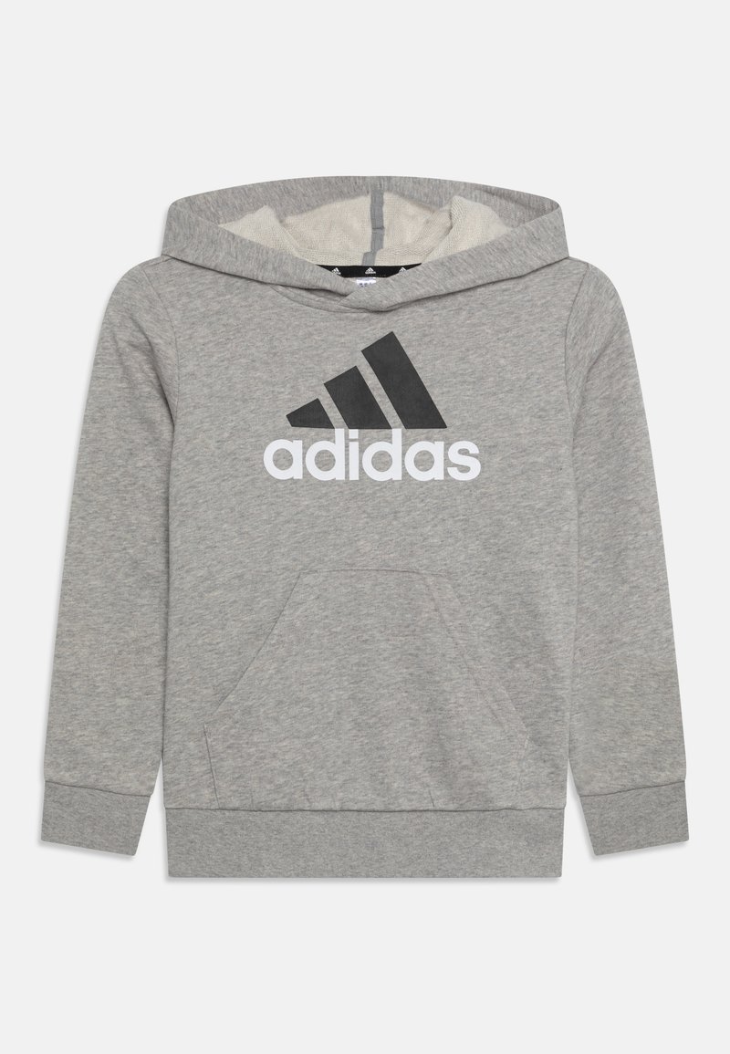 Siva dukserica s kapuljačom, izrađena od mekog materijala. Na prednjem dijelu se nalazi veliki crni Adidas logo i središnji kenguruv džep.
