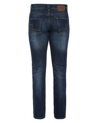 Jeans de mezclilla de color azul oscuro con corte recto, que presentan bolsillos traseros con un patrón de costura curvado y una etiqueta de logo marrón en la cinturilla.