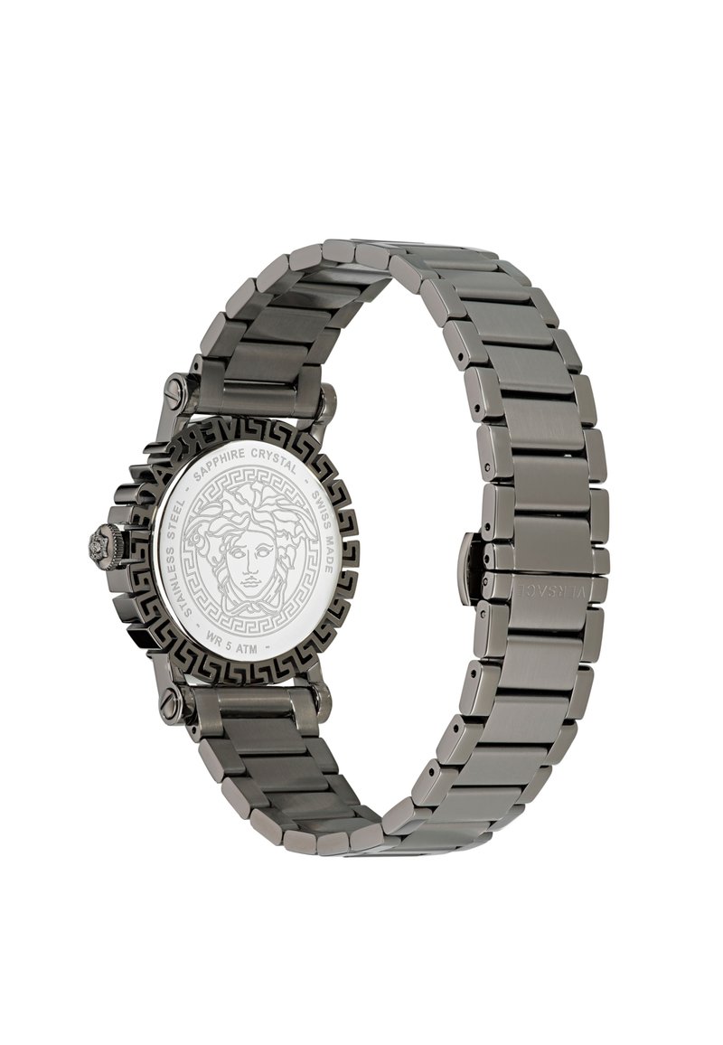 Montre en acier inoxydable avec une finition métallique argentée, dotée d'un cadran rond avec un emblème de Méduse et un verre saphir, design à bracelet en maillons.