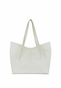 Grande borsa a spalla crema realizzata in pelle texturizzata, con due manici allungati e un dettaglio a cucitura triangolare alla base.
