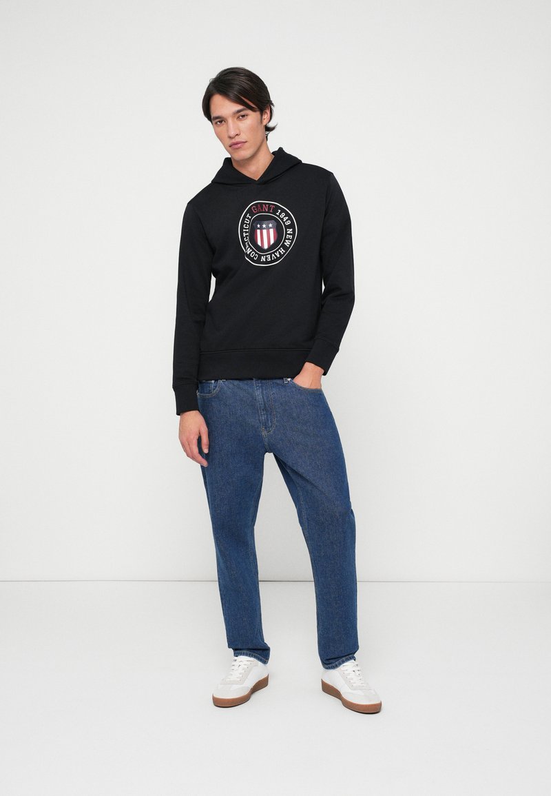 GANT GRAPHIC HOODIE - Mikina s kapucí - black