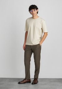 Tiger of Sweden Basic póló - ivory