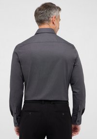 Eterna BAUMWOLLHEMD - SLIM FIT - Hemd - anthrazit