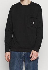 FAKTOR Felpa - black