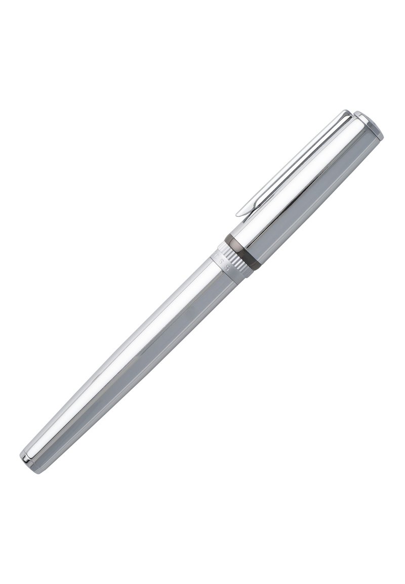 Sølv metal kuglepen med en blank finish, afdæmpet krop og klips. Har et tekstureret greb nær spidsen. Glat, strømlinet design.
