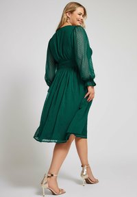 Yours Clothing DOBBY - Vardagsklänning - green