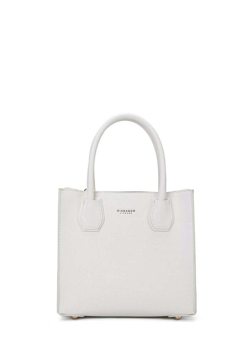 Borsa a mano bianca in pelle con due manici superiori, forma rettangolare e marchio impresso sul fronte. Texture liscia e minimalismo nell'hardware.