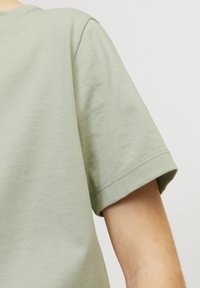 Jack & Jones Junior O NECK - Jednoduché tričko - desert sage