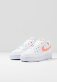 Nike Sportswear AIR FORCE 1 - Sapatilhas - white/atomic pink/fossil