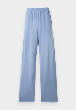 Lyseblå bukser med vid ben og elastisk talje, vist fladt mod en hvid baggrund.