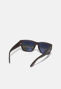 Ray-Ban CARLOS - Sončna očala - opal dark gray / grey gradient