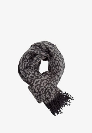 Grau gestreifte Schal mit einem schwarzen Leopardenmuster, ausgestattet mit fransigen Enden und einer weichen Textur. Zu einer kreisförmigen Form gerollt.
