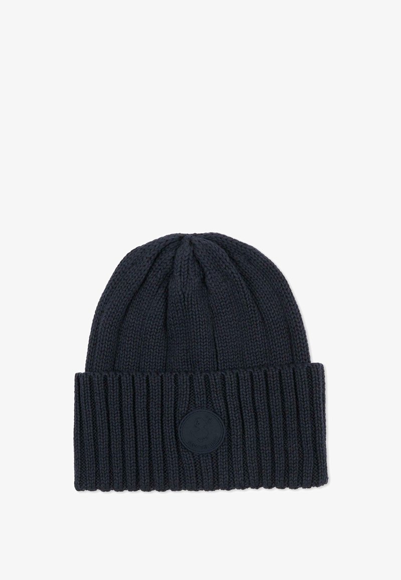 Szydełkowa czapka w kolorze ciemnogranatowym z prążkowanym mankietem. Ma teksturowany wzór oraz okrągłą naszywkę z logo z przodu.