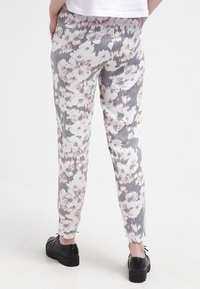 ONLY Pantalon classique - off-white