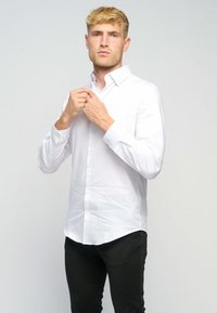 TEESHOPPEN THE ORIGINAL PERFORMANCE  - Skjorter - white