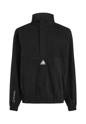 Zwarte fleece pullover met een hoge kraag, half-rits ontwerp, elastische manchetten en tailleband, met een driehoekig logo op de voorkant.